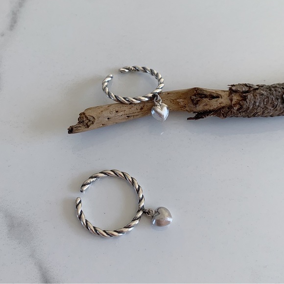 Dangle heart ring , heart ring, silver ring , sterling silver ring, twisted ring - Picture 7 of 7